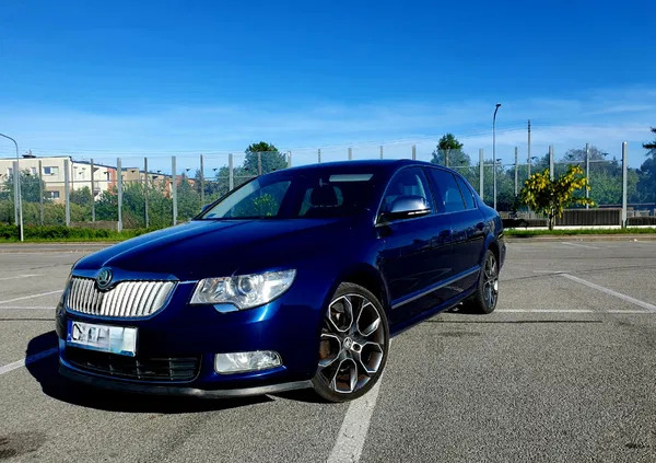 Skoda Superb cena 22900 przebieg: 205000, rok produkcji 2010 z Rumia małe 29